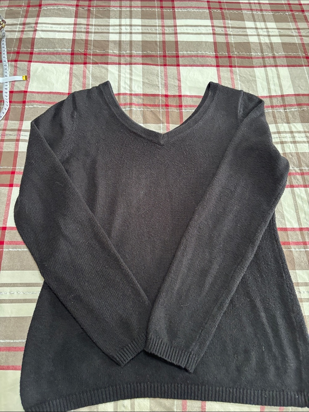 Old Navy Women's Black V-Neck Sweater